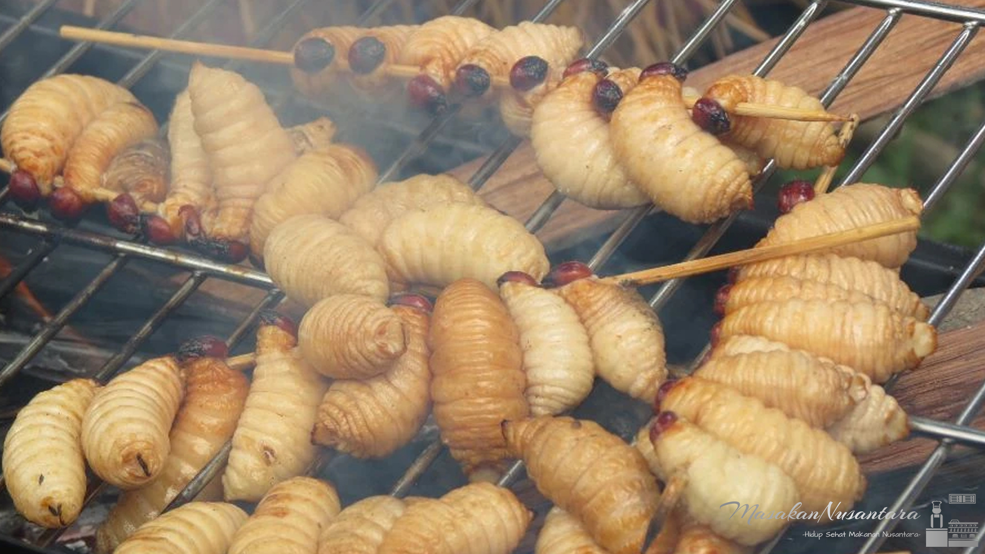 Ulat Sagu dalam Balutan Bumbu: Sate Unik yang Wajib Dicoba