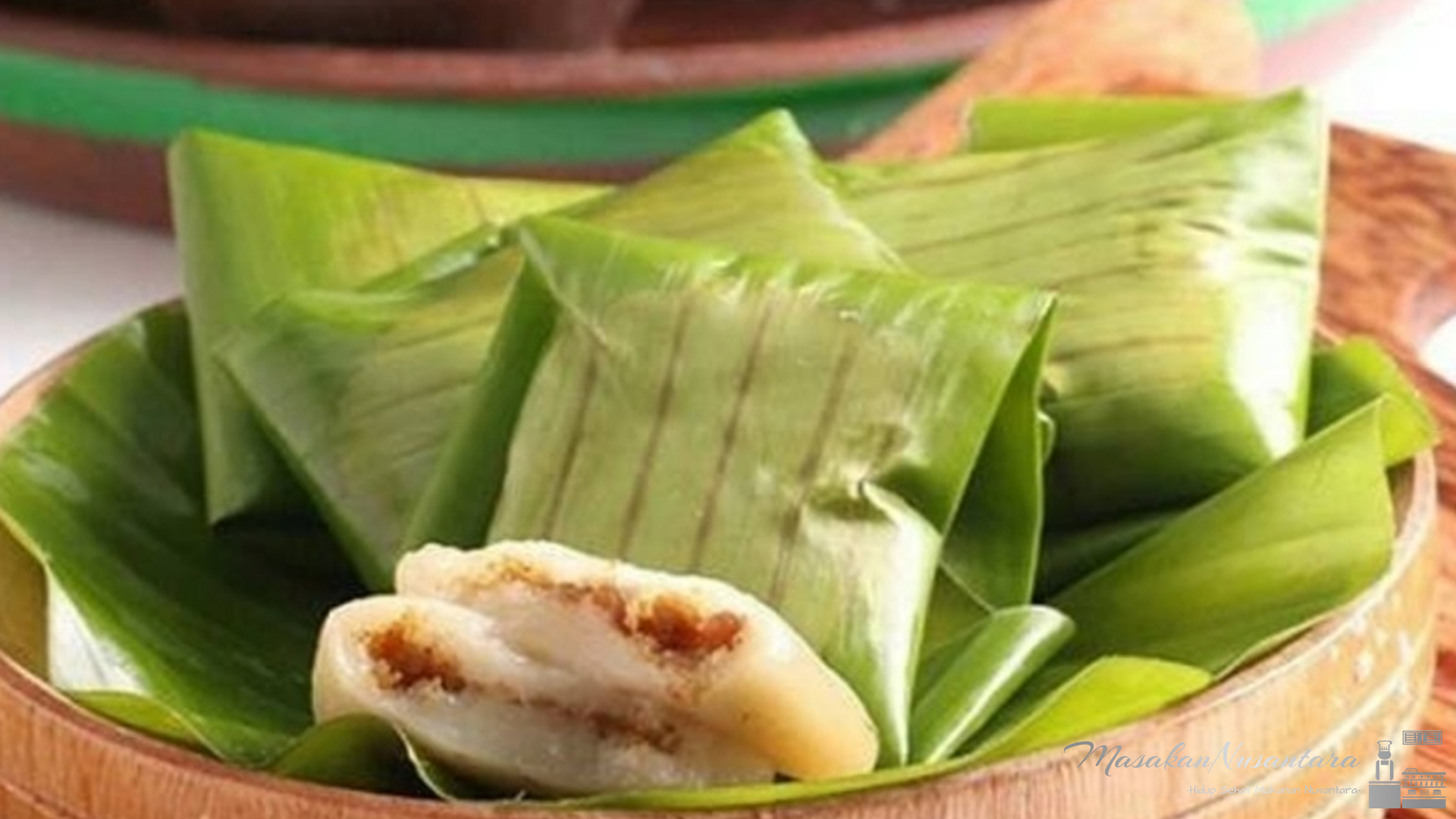 Lepek Biniti: Kue Daun Pisang Legendaris yang Bikin Nostalgia