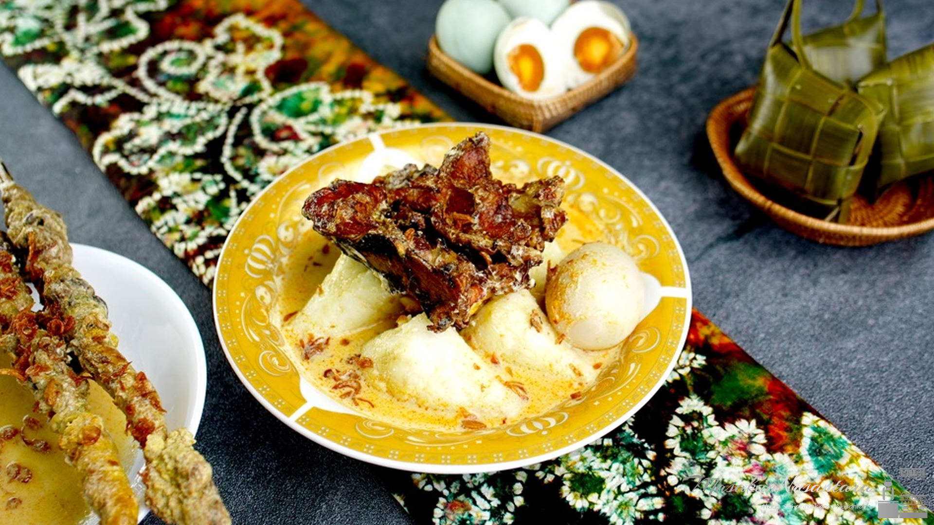 Ketupat Kandangan, Sajian Pagi Penuh Makna di Tanah Banjar