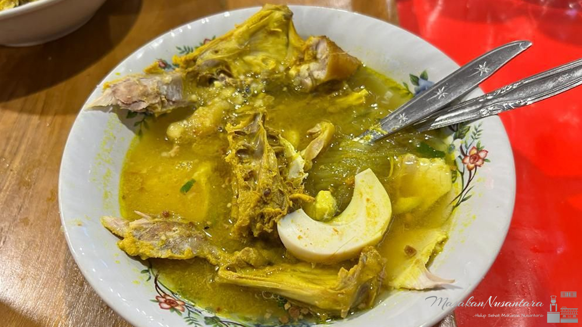 Menelusuri Asal Usul Soto Ayam Ambengan dan Keistimewaannya