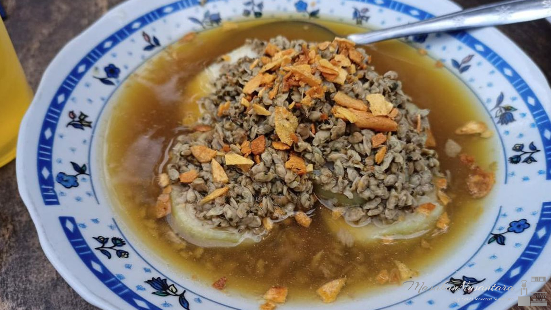 Lontong Kupang: Kuliner Khas Surabaya yang Unik dan Melegenda