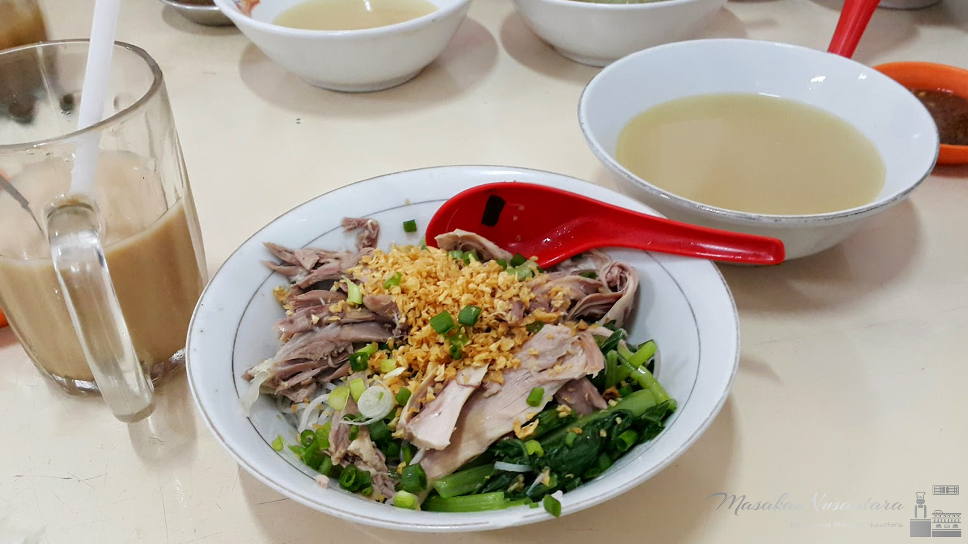 Bihun Bebek: Santapan Harian yang Bikin Mood Meningkat