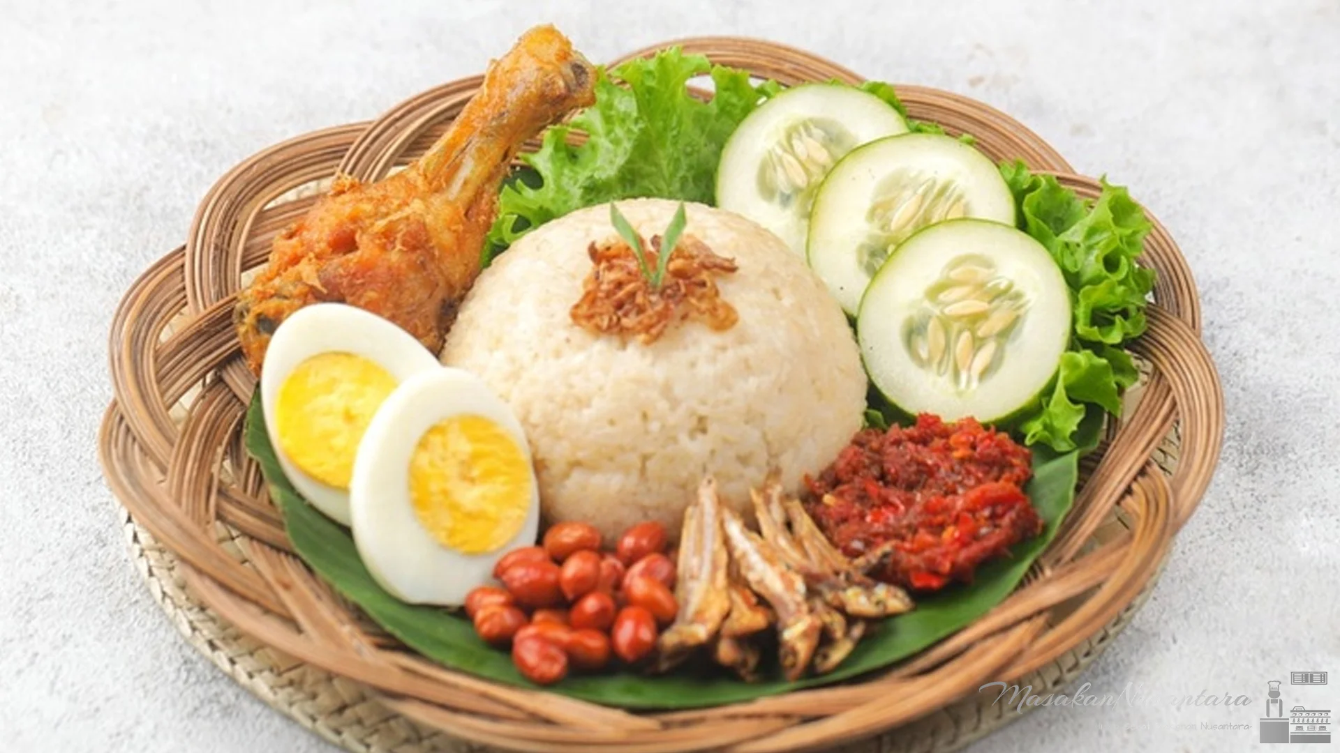 Kuliner Nasi Gemuk, 4 Topping Favorit Yang Bikin Makin Menggoda