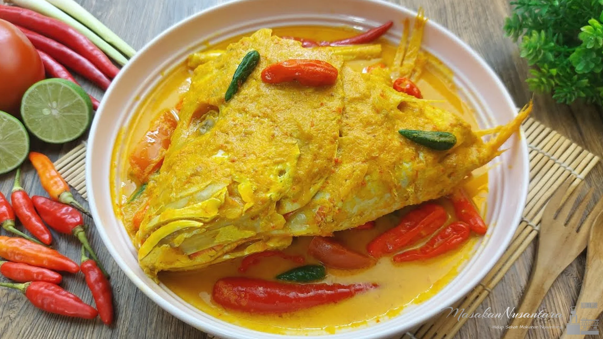 Gulai Kepala Ikan Kakap, Lemak Pipi Kenyal 4 Gigitan Gurih Gila