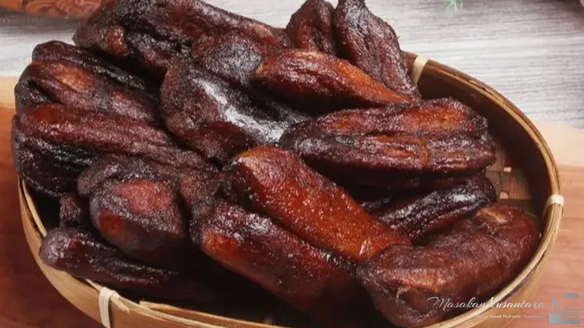 Salai Pisang Ngebul 5 Lapisan Asap Arang Jadi Manis Brutal