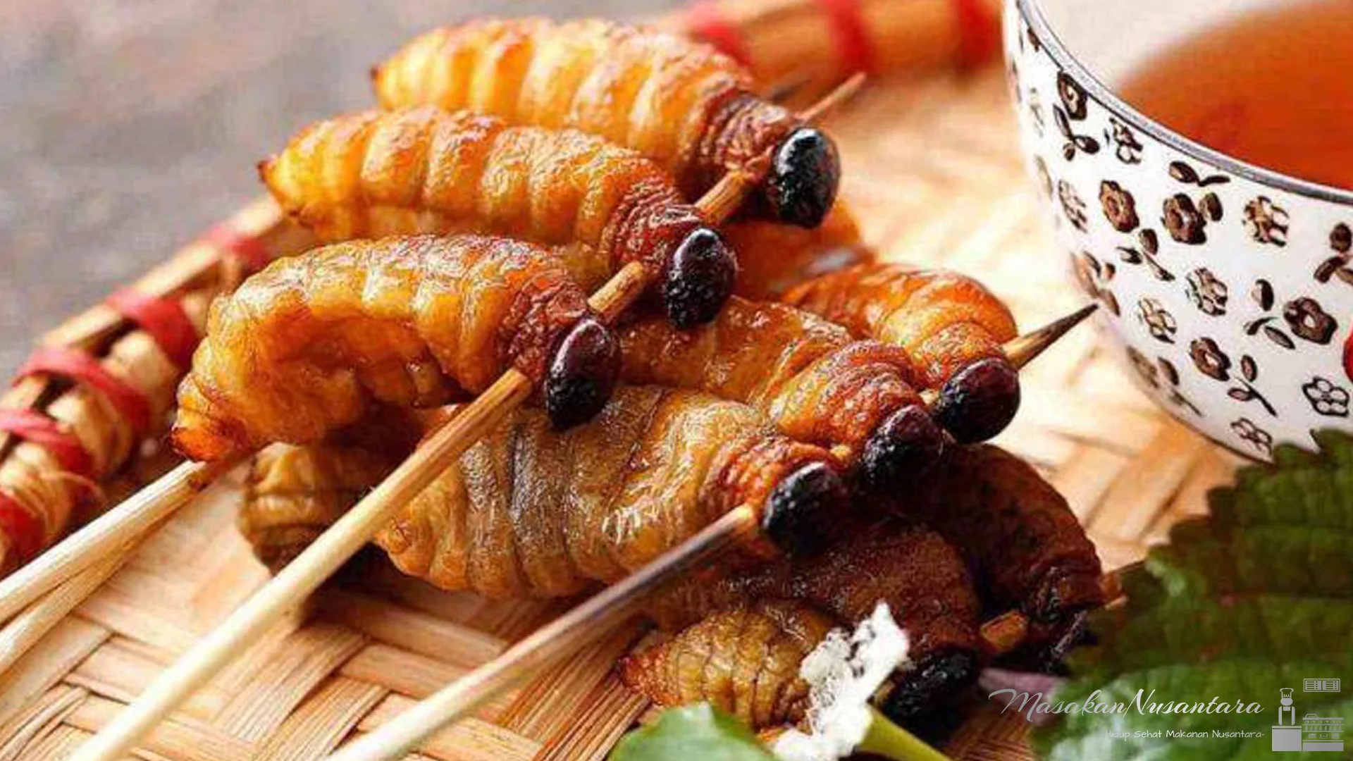 Sate Ulat Sagu dan 5 Alasan Kuliner Ini Menarik Dicoba Pecinta Kuliner