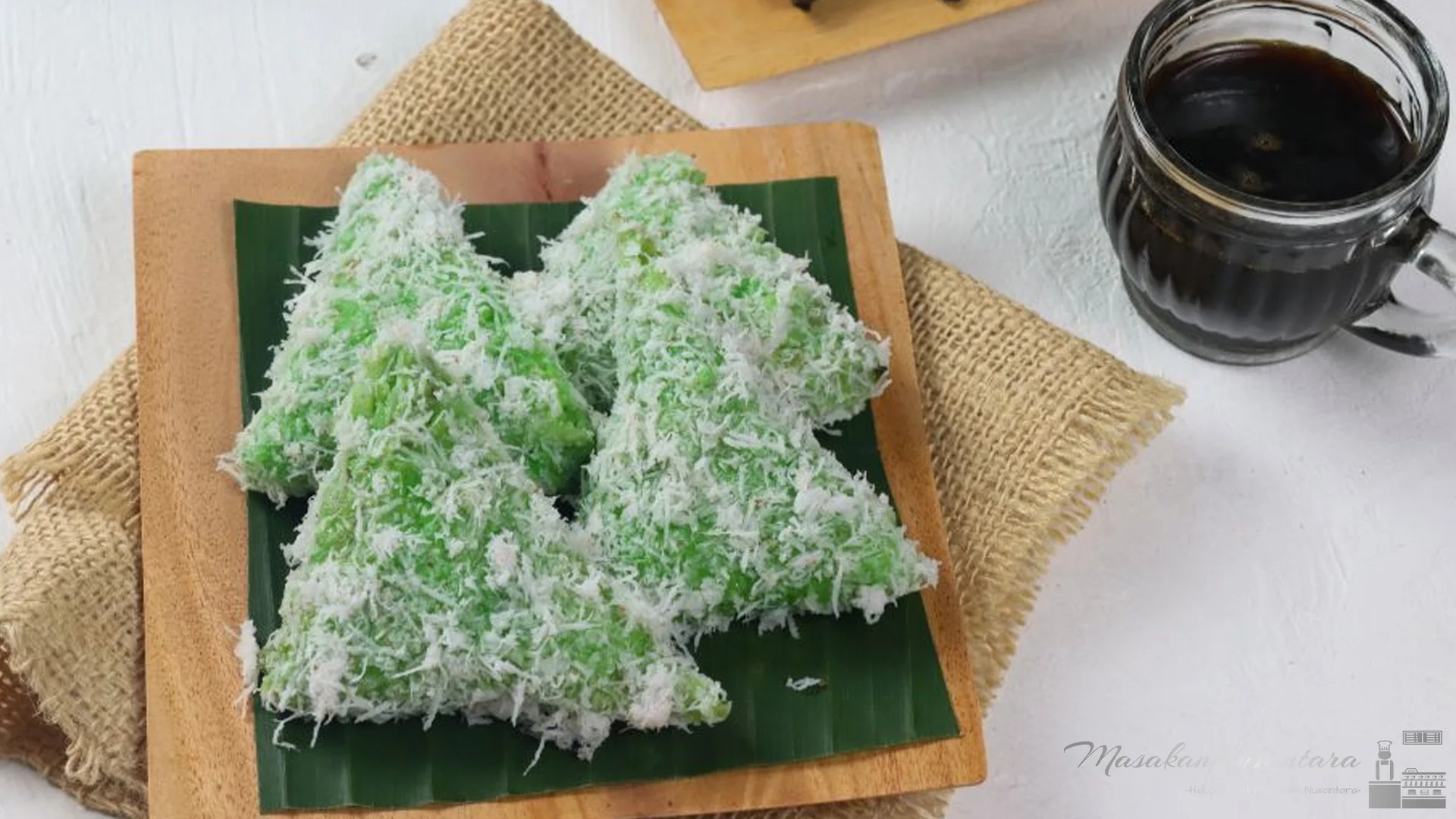 Kuliner Tradisional 4 Kue Lupis Ketan Jadi Primadona Di Festival Asli