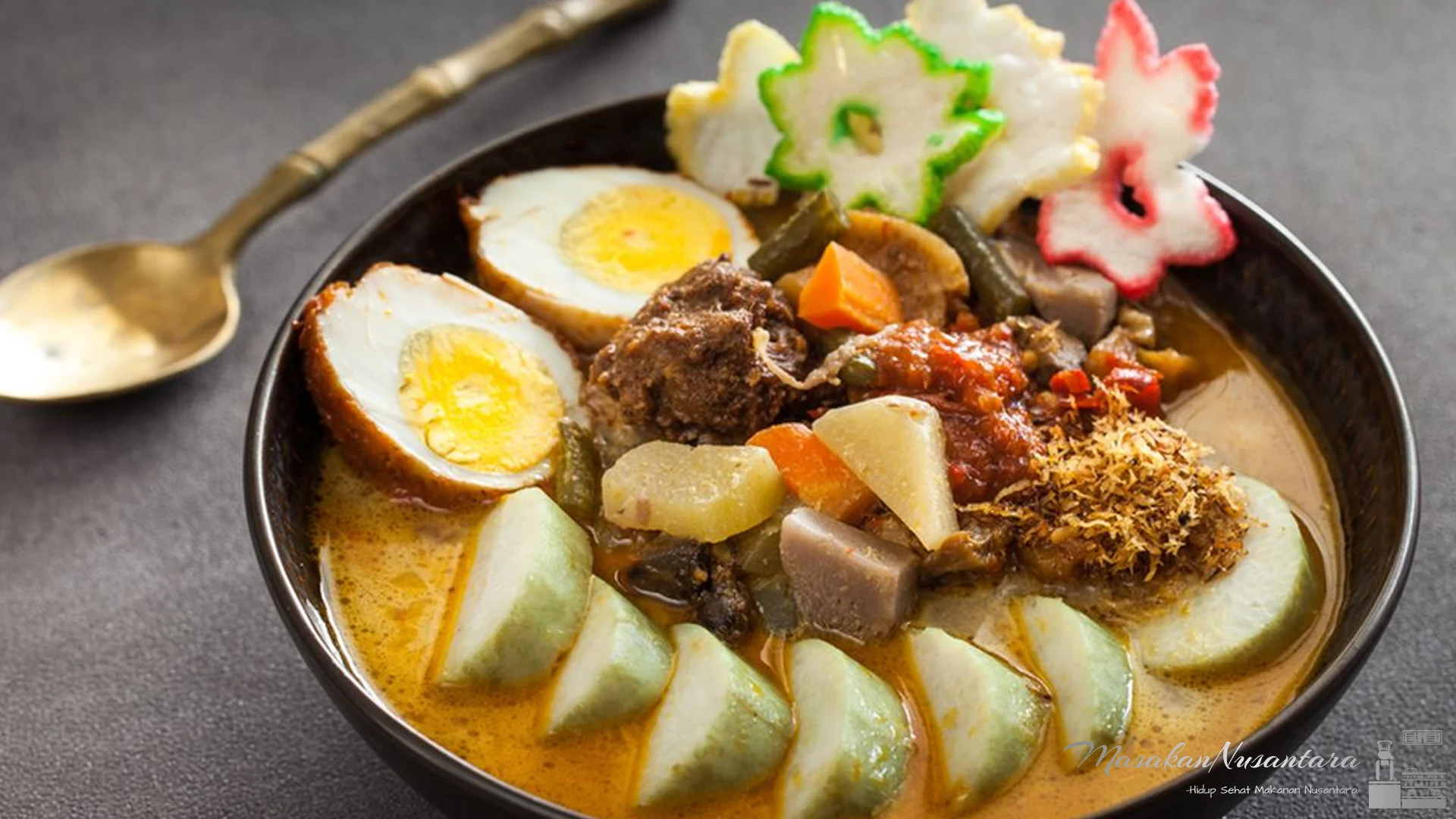 Kelezatan Lontong Sayur 5 Varian Yang Penuh Rasa Gurih Dan Hangat