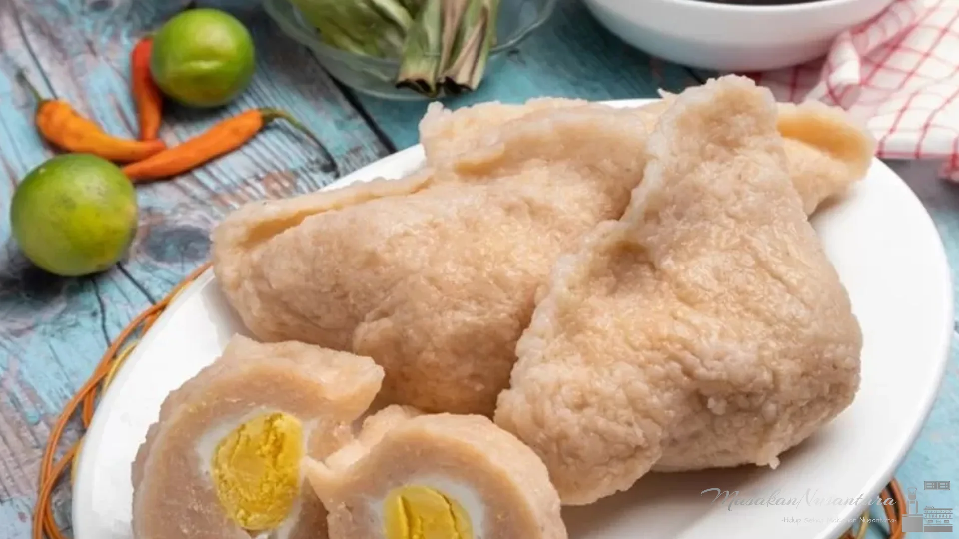 5 Alasan Pempek Kapal Selam Jadi Kuliner Populer di Palembang