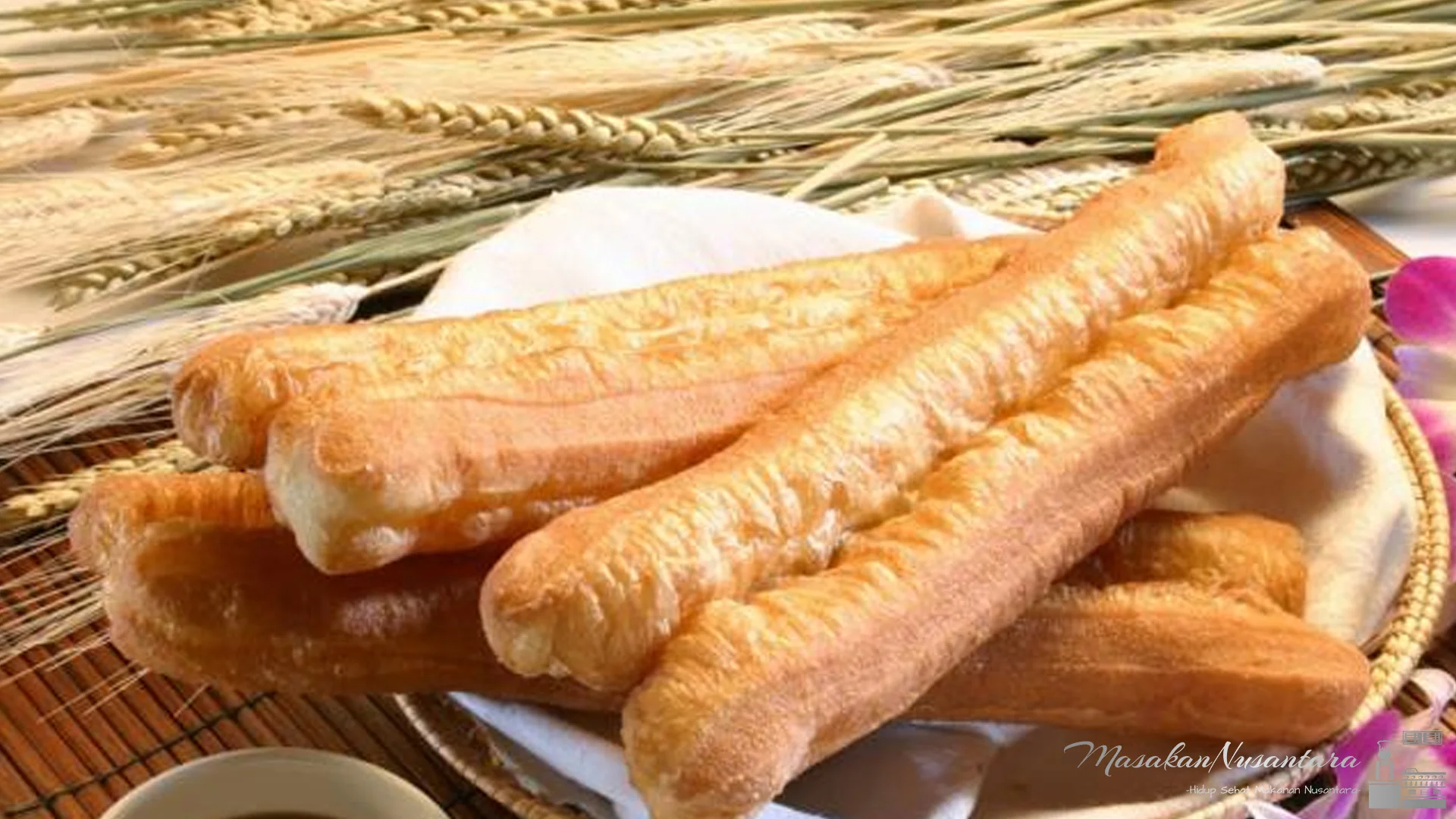 Cakue Panjang Legendaris dengan 5 Varian Isi Buat Pecinta Kuliner