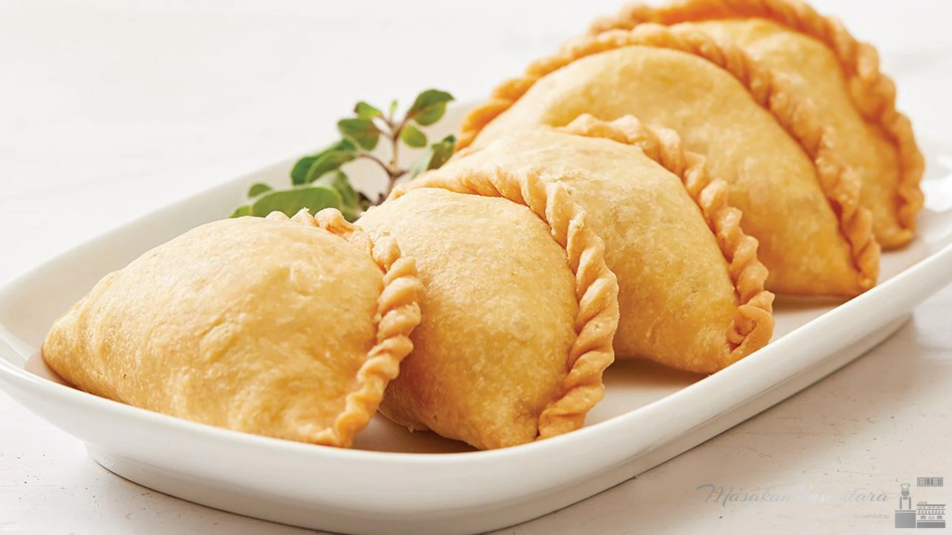 Kuliner Pastel Gurih Ini Punya 4 Isi Rahasia Istimewa