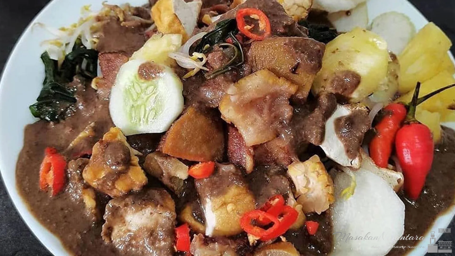 Rujak Cingur 3 Level Pedas dari Manis hingga Nampol Parah