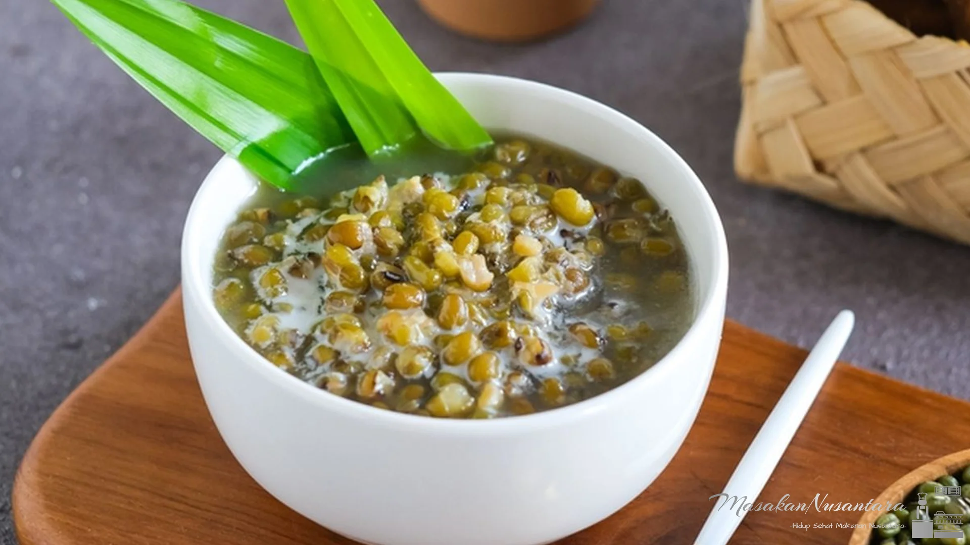 Kuliner Bubur Kacang Hijau 3 Variasi Topping Kekinian Unik